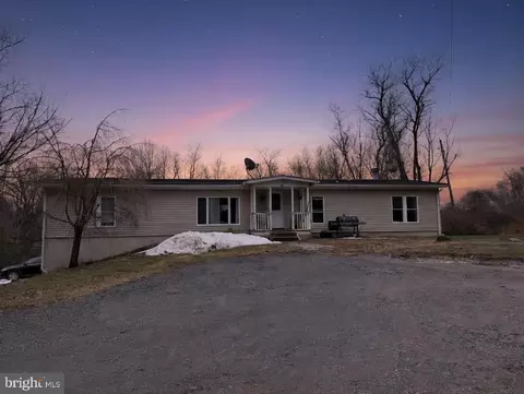 354 Blue Rocks Rd, Lenhartsville, PA 19534