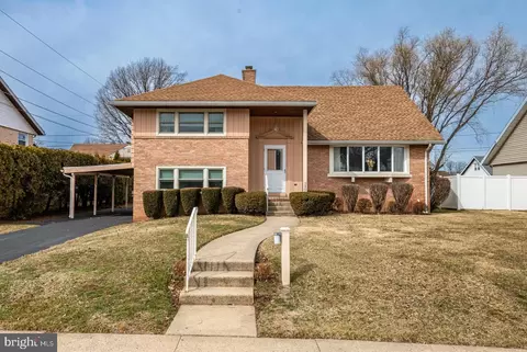 2405 Garden Ln, Reading, PA 19609