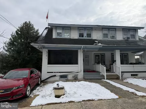 25 W 33rd St, Reading, PA 19606