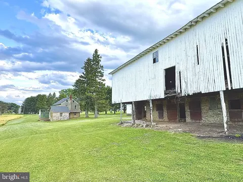 Exterior - 133 Hunter Rd, Oley, PA 19547 photo 5 of 6