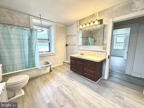 Bath - 133 Hunter Rd, Oley, PA 19547 photo 2 of 2