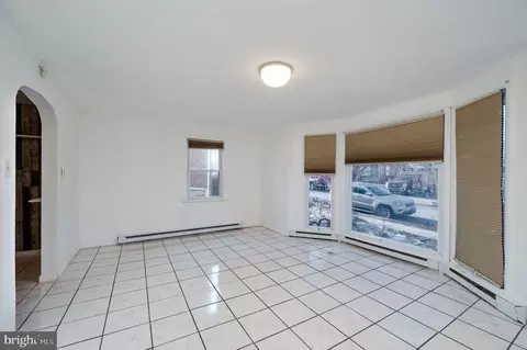 Living - 218 Mayberry Ave, Reading, PA 19605 photo 2 of 7