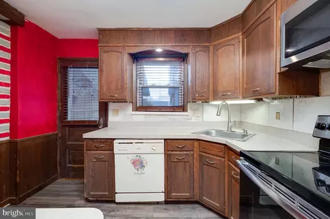 Kitchen - 218 Mayberry Ave, Reading, PA 19605 photo 6 of 7