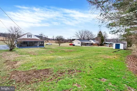 Exterior - 121 Old State Rd, Reading, PA 19606 photo 4 of 6