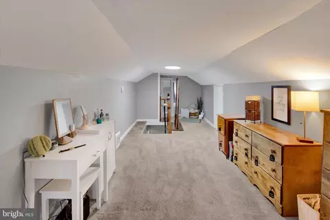Entry Way - 121 Old State Rd, Reading, PA 19606 photo 2 of 2