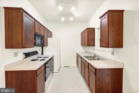 Kitchen - 20 Charlemont Ct, Reading, PA 19607 photo 1 of 3