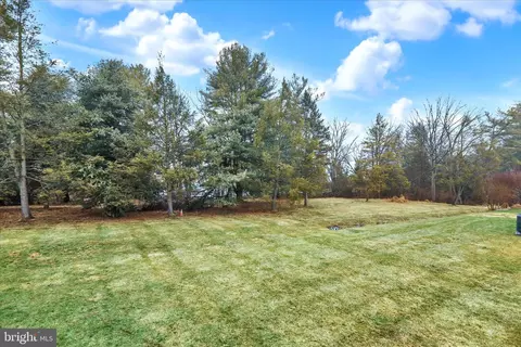 Exterior - 20 Charlemont Ct, Reading, PA 19607 photo 6 of 7