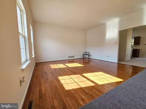 Living - 20 Charlemont Ct, Reading, PA 19607 photo 3 of 3