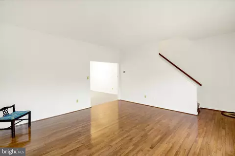 Living - 20 Charlemont Ct, Reading, PA 19607 photo 2 of 3