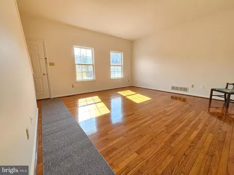 Living - 20 Charlemont Ct, Reading, PA 19607 photo 1 of 3