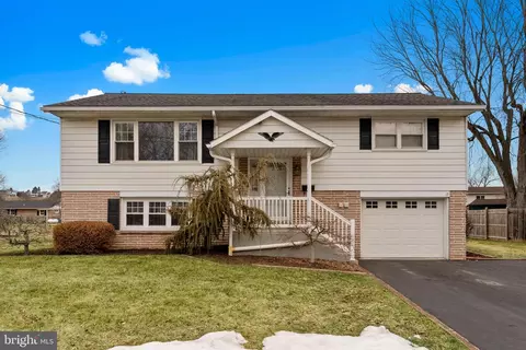 347 Fry Ave, Robesonia, PA 19551