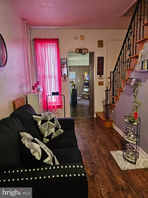 Entry Way - 1035 Cotton St, Reading, PA 19602 photo 1 of 4