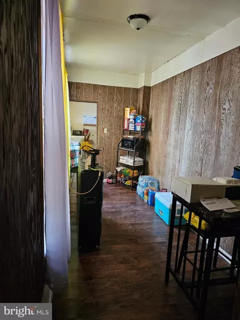 Entry Way - 1035 Cotton St, Reading, PA 19602 photo 2 of 4
