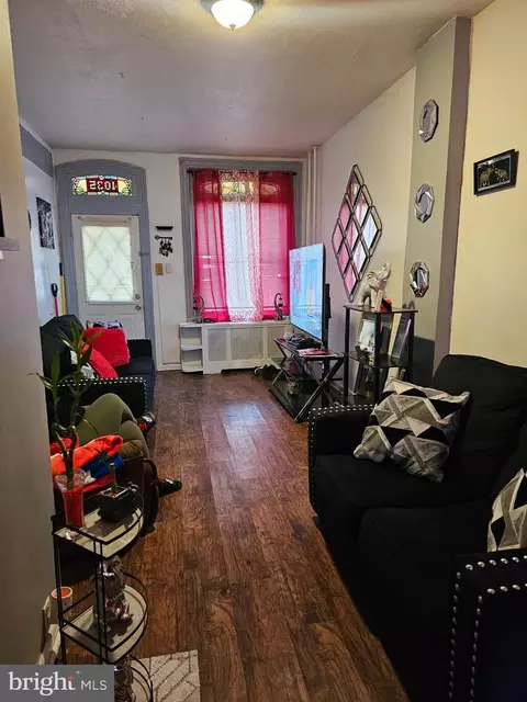 Entry Way - 1035 Cotton St, Reading, PA 19602 photo 3 of 4