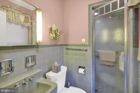 Bath - 2601 Reading Blvd, West Lawn, PA 19609 photo 3 of 5