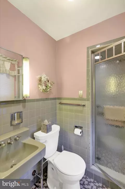 Bath - 2601 Reading Blvd, West Lawn, PA 19609 photo 4 of 5