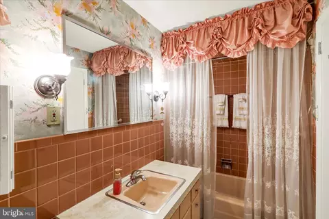 Bath - 2601 Reading Blvd, West Lawn, PA 19609 photo 2 of 5