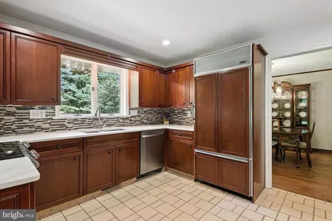 Kitchen - 49 Fawn Dr, Reading, PA 19607 photo 2 of 5
