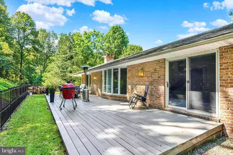 Exterior - 49 Fawn Dr, Reading, PA 19607 photo 3 of 5