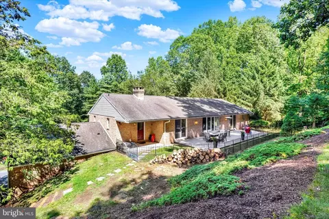 Exterior - 49 Fawn Dr, Reading, PA 19607 photo 5 of 5