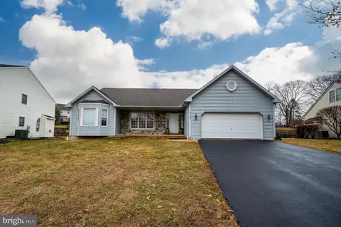 4143 Hill Terrace Dr, Reading, PA 19608