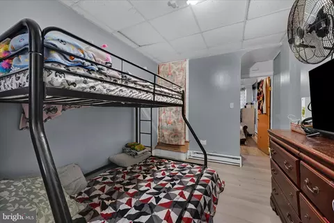 Bedroom - 431 Cedar St, Reading, PA 19601 photo 5 of 8