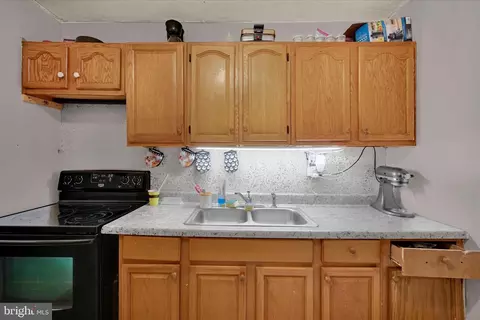 Kitchen - 431 Cedar St, Reading, PA 19601 photo 2 of 2