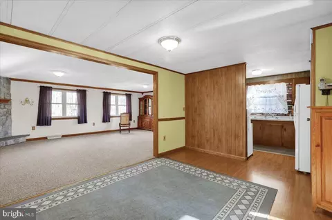 Living - 165 Wanner Rd, Reading, PA 19606 photo 3 of 5