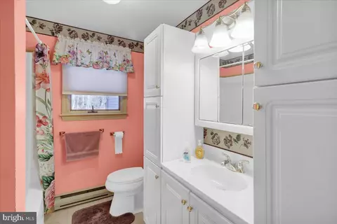 Bath - 165 Wanner Rd, Reading, PA 19606 photo 1 of 1