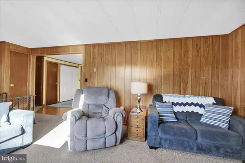 Living - 165 Wanner Rd, Reading, PA 19606 photo 2 of 5