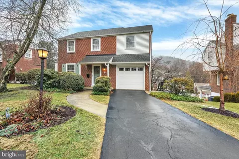16 E 34th St, Reading, PA 19606