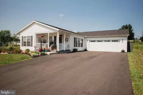 180 Eagles Watch S, Bechtelsville, PA 19505