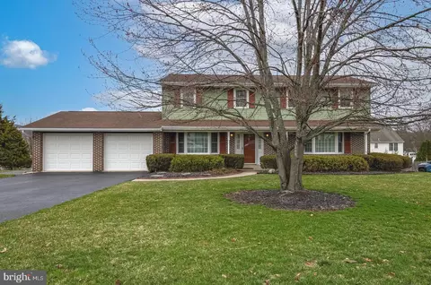 3 Estates Dr, Reading, PA 19606 photo 3
