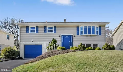 1321 Woodcrest Dr, Reading, PA 19607