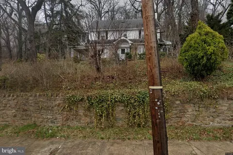 1619 Mineral Spring Rd, Reading, PA 19602