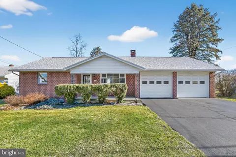321 Lindbergh Ave, Blandon, PA 19510