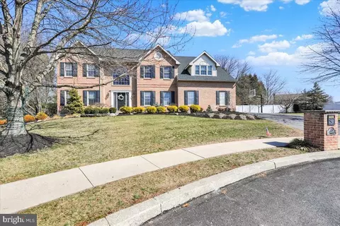 23 Laura Ct, Sinking Spring, PA 19608