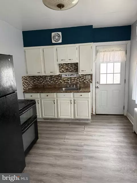 538 Moss St, Reading, PA 19604 photo 2