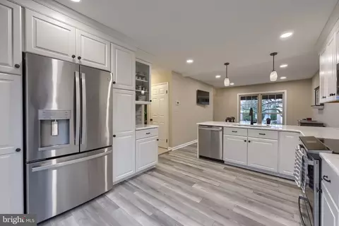 Kitchen - 34 Eagle Ln, Reading, PA 19607 photo 5 of 7