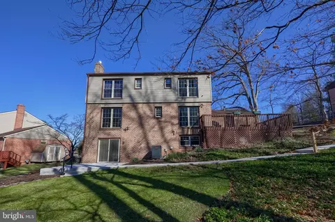Exterior - 34 Eagle Ln, Reading, PA 19607 photo 6 of 9