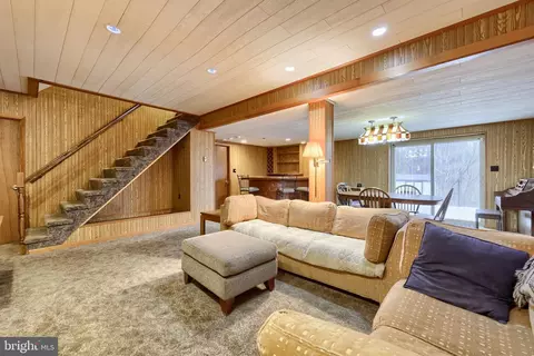 Living - 34 Eagle Ln, Reading, PA 19607 photo 10 of 10