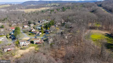 View/Area - 34 Eagle Ln, Reading, PA 19607 photo 8 of 9