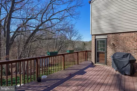 Exterior - 34 Eagle Ln, Reading, PA 19607 photo 5 of 9