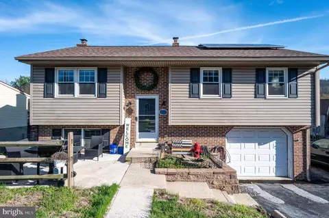 106 Pear St, Mohnton, PA 19540