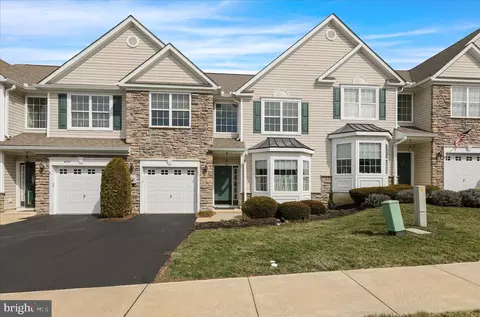 418 Harvest Dr, Blandon, PA 19510