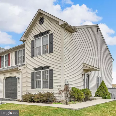 Exterior - 247 Bainbridge Cir, Reading, PA 19608 photo 6 of 6