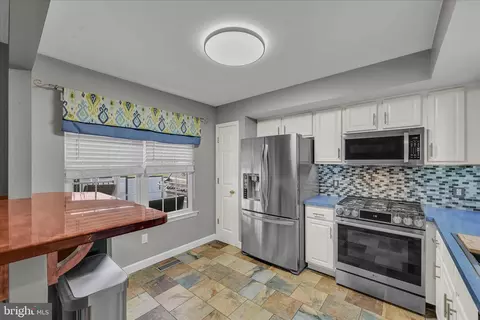 Kitchen - 247 Bainbridge Cir, Reading, PA 19608 photo 2 of 3