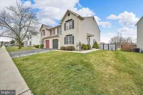 247 Bainbridge Cir, Reading, PA 19608