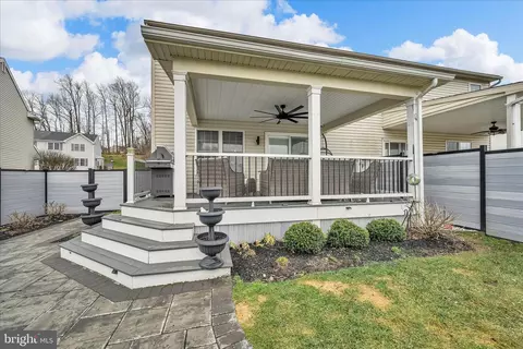 Exterior - 247 Bainbridge Cir, Reading, PA 19608 photo 5 of 6