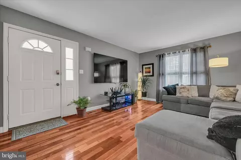 Entry Way - 247 Bainbridge Cir, Reading, PA 19608 photo 1 of 4